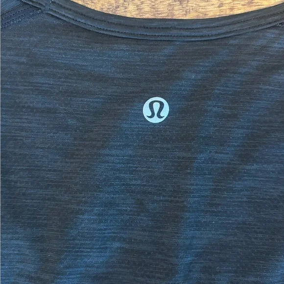 Men’s Lululemon Active Tops - Picture 3 of 6